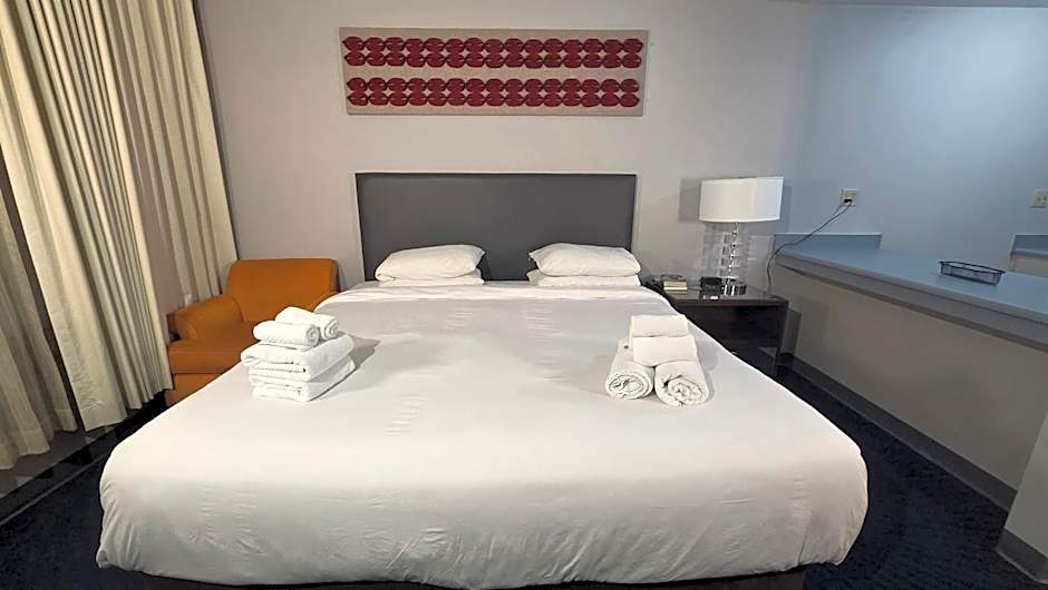 Illini Inn & Suites