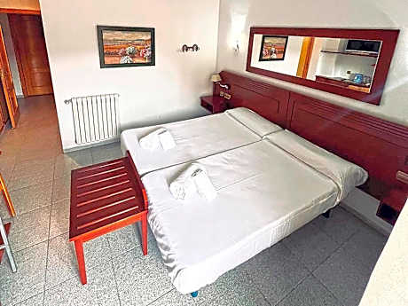 Classic Quadruple Room