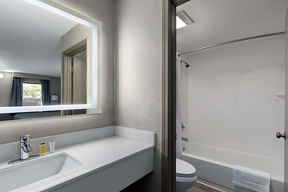 Days Inn by Wyndham Helen