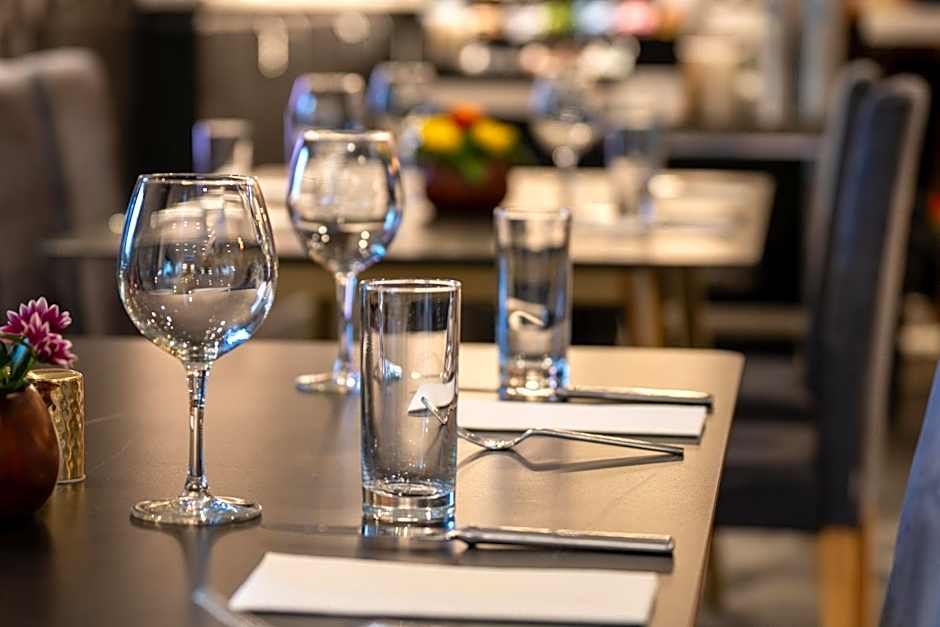 Champions Club and Hotel Houston Westchase