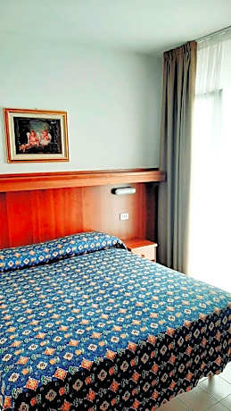 Double or Twin Room - Single Use