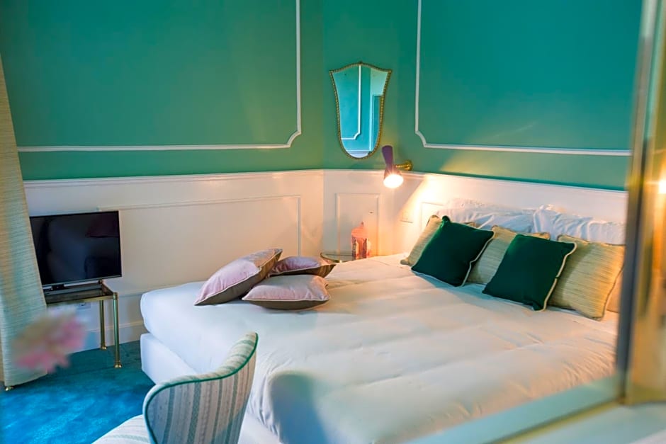 AdAstra Suites