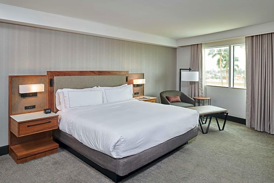 DoubleTree By Hilton Fullerton