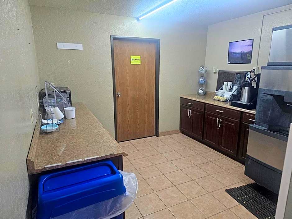 Super 8 by Wyndham Massena NY