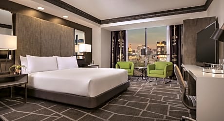 Luxor Hotel And Casino Las Vegas Las Vegas Hotels Nv At Getaroom