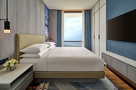 One-Bedroom Apartment with King Bed