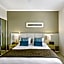 Mantra PortSea Port Douglas
