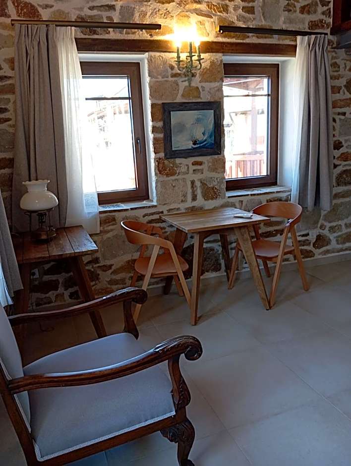 Annousa's House & Studios