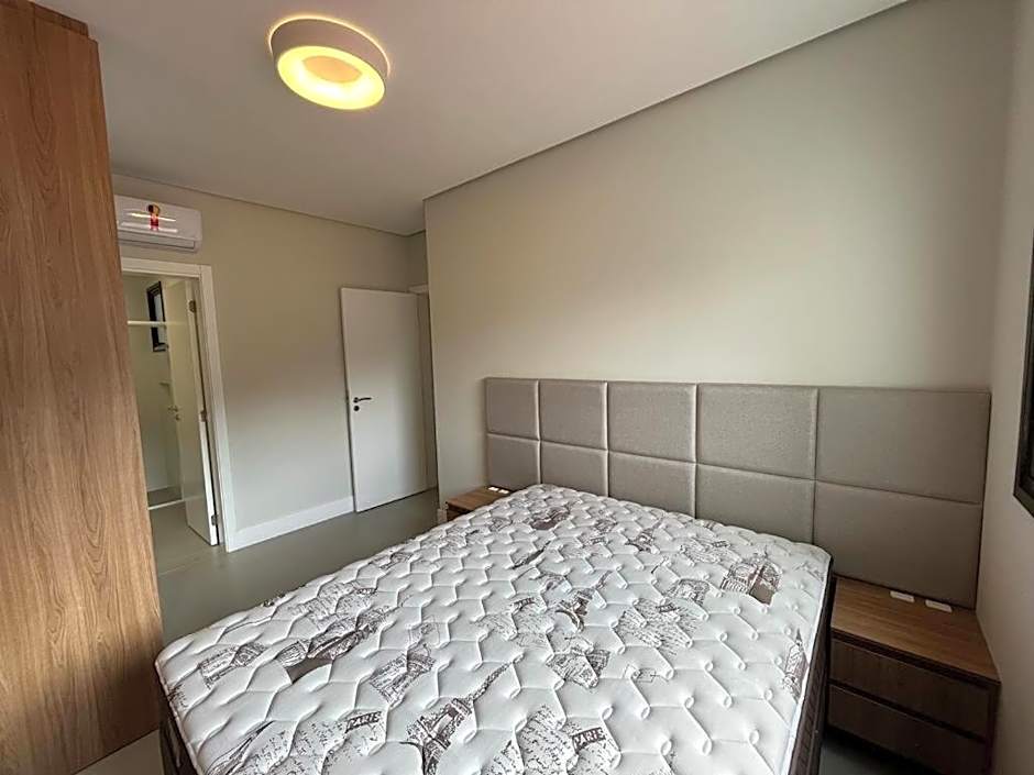 Cód 90 · Apartamento a poucos passo do mar