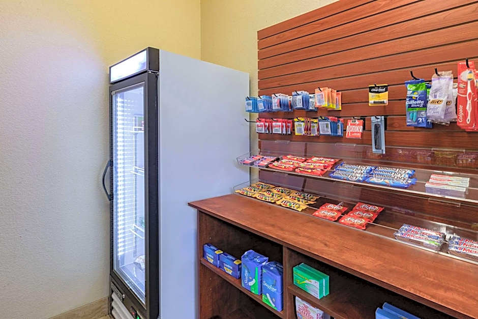 La Quinta Inn & Suites by Wyndham Garland Harbor Point