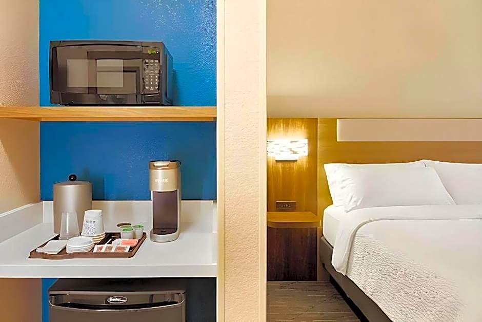 Holiday Inn Express & Suites Joplin Southeast