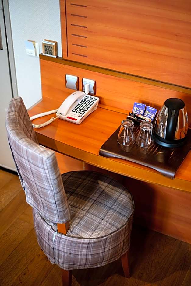 Green Hotels Confort Paris 13