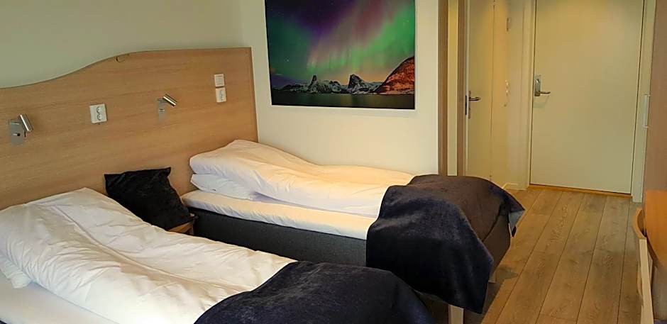 Senja Fjordhotell and Apartments