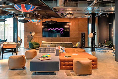 Moxy by Marriott London Heathrow Airport