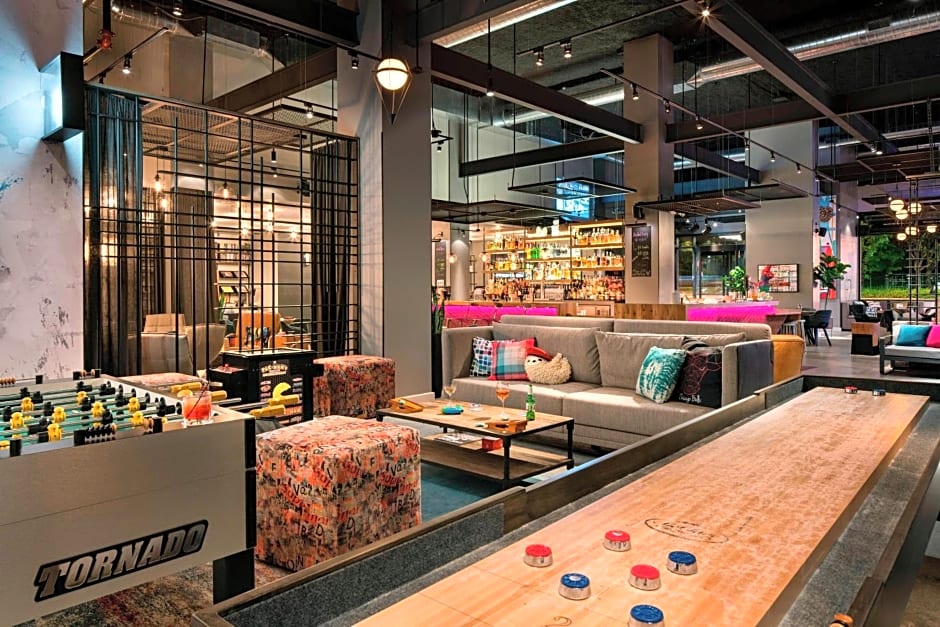 Moxy by Marriott Chicago Downtown