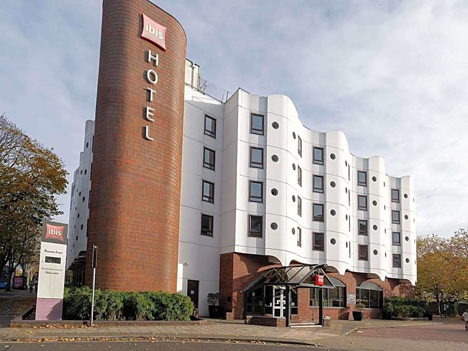 Photo 1 of 50 of ibis Portsmouth