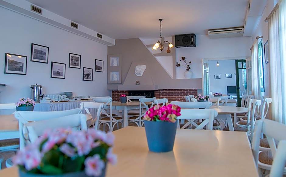 Ostria Hotel & Apartments