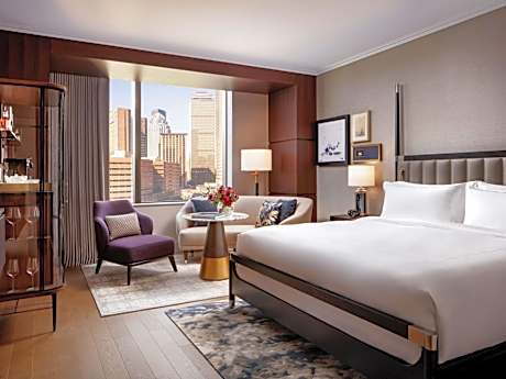Premier King Room with Mobility Accessible Tub and Rain Shower
