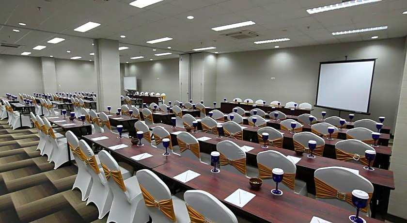 Sakura Park Hotel And Residence