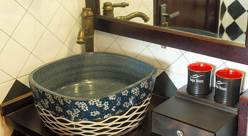 Sapa House Hotel Halal Certified