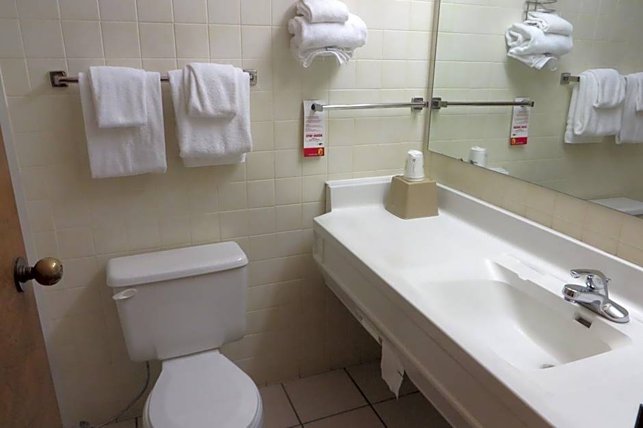 Super 8 by Wyndham Port Clinton