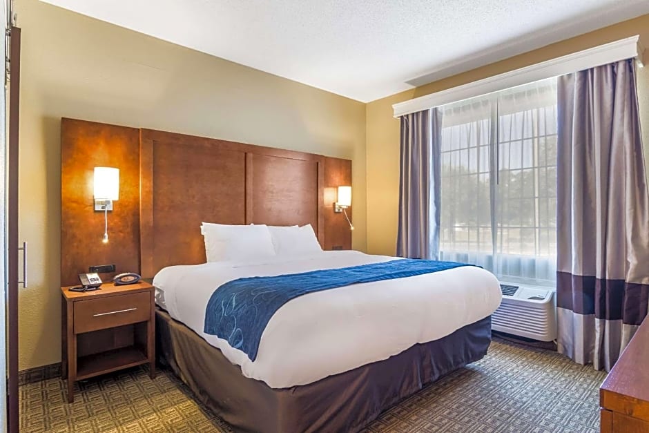 Comfort Suites