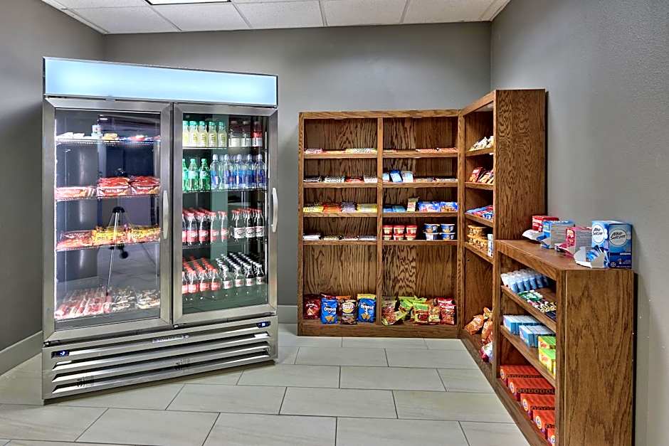 Holiday Inn Express & Suites Portales By IHG