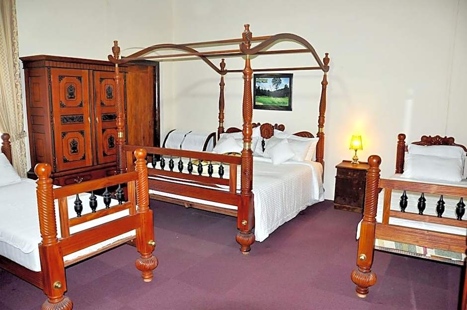 Chelthnam Holiday Bungalow