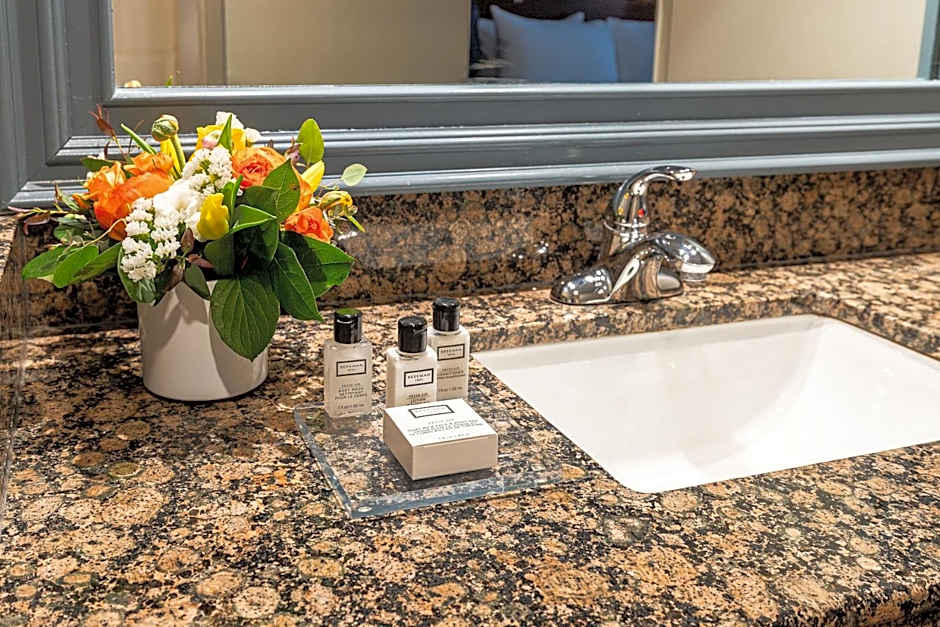 Old Stone Inn Boutique Hotel