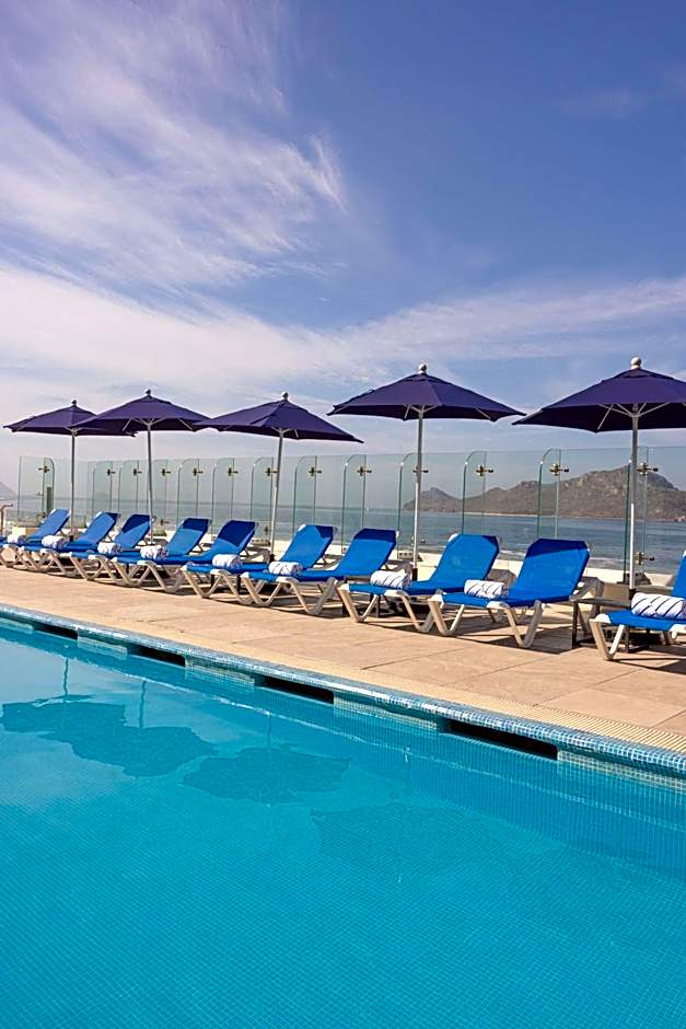 DoubleTree by Hilton Mazatlan