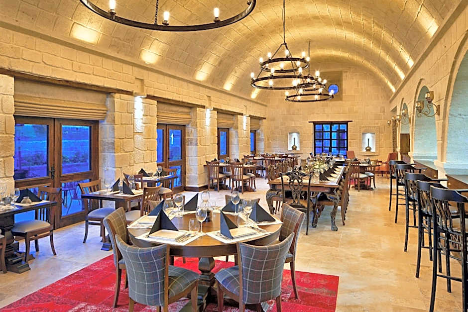Seraphim Cave Hotel