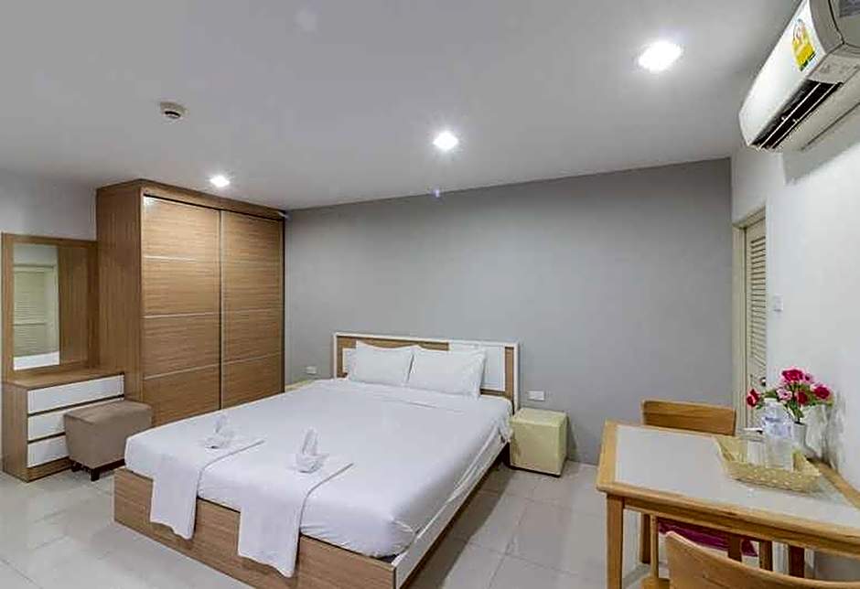 Townhouse Siam Privi Hotel