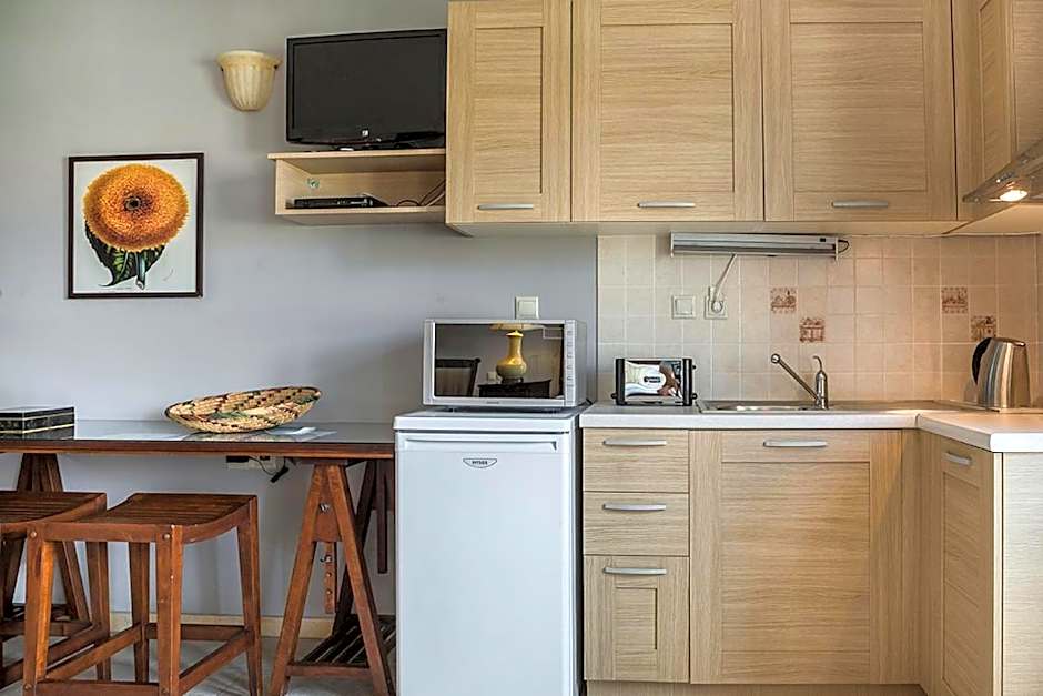 Balhambra Suites - Adults Only