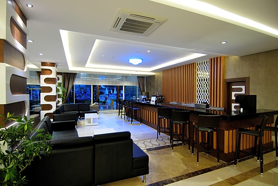 Maya World Hotel Side