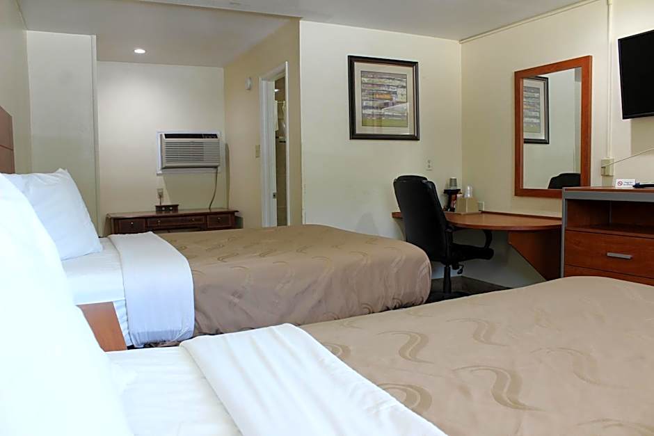 Evergreen Inn and R.V.