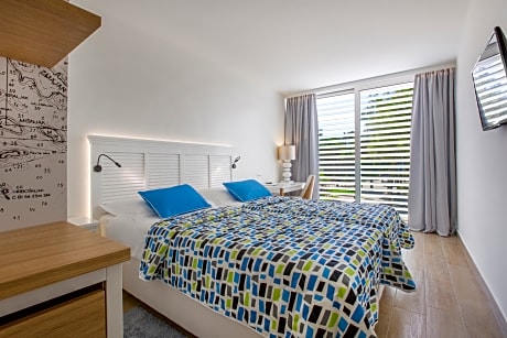 Double/twin room sgl use courtyard view, french bl