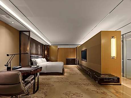 1 King Bed Executive Room With Lounge Access