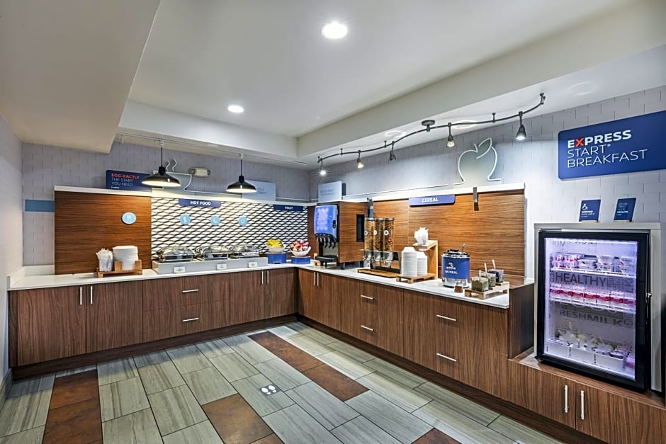 Holiday Inn Express Hotel & Suites Tulsa South Broken Arrow Highway 51 By IHG
