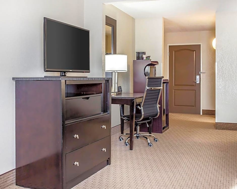 Comfort Suites Morrow- Atlanta South