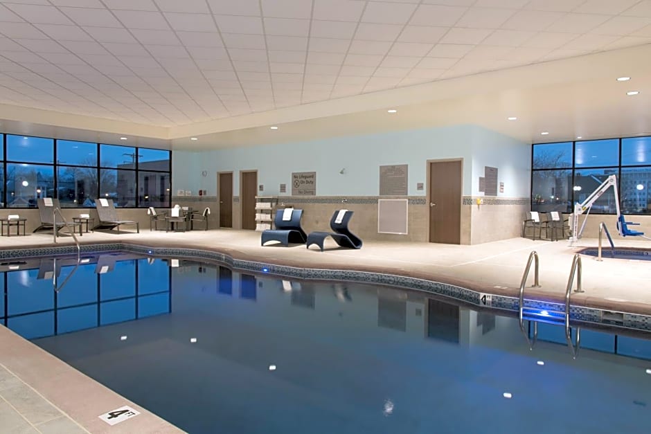 Hampton Inn & Suites Grand Rapids Downtown