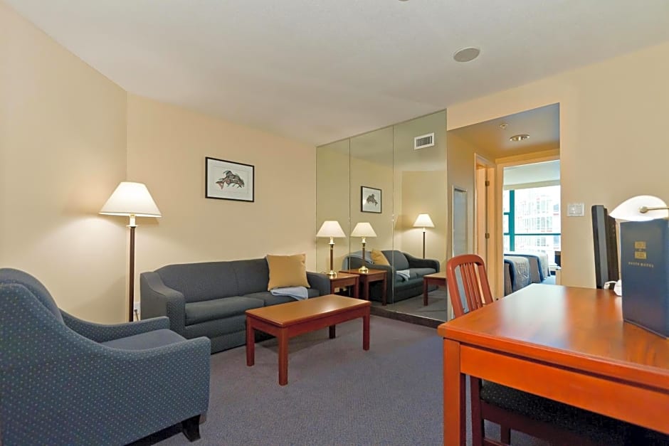 Rosedale on Robson Suite Hotel