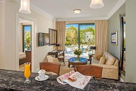 Deluxe King Suite with Balcony