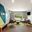 Spark by Hilton Freeport