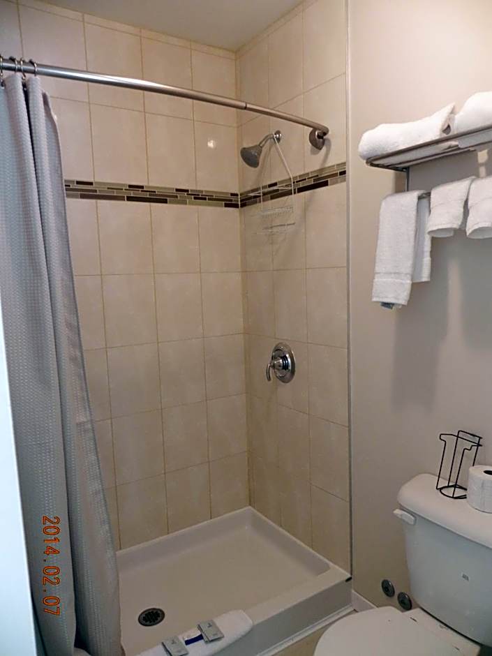 Cardinal Court Motel