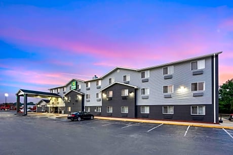 Quality Inn & Suites Delaware