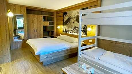 Family Room with Mountain View