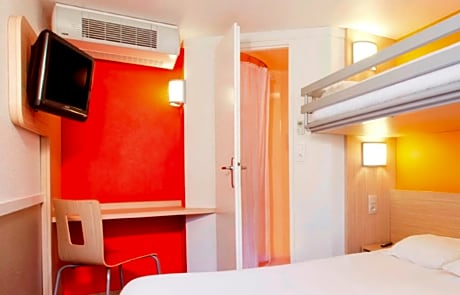 Triple Room (1 Double Bed + 1 Single Bed)