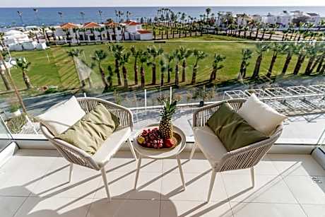 Superior Double or Twin Room with Sea View