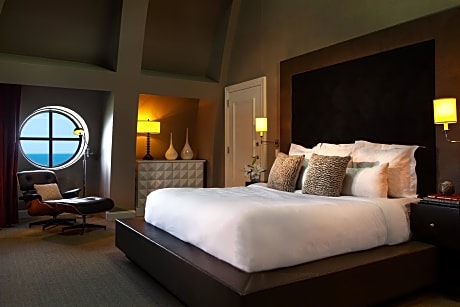 Heaven, 1 Bedroom Suite, 1 King, Top floor, Fireplace