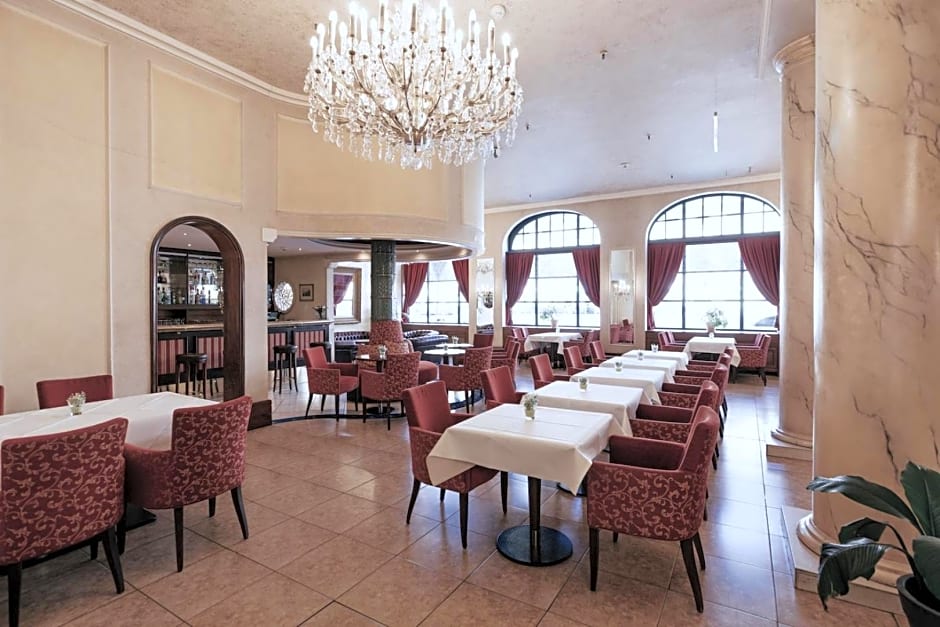 Hotel Monopol - Central Station